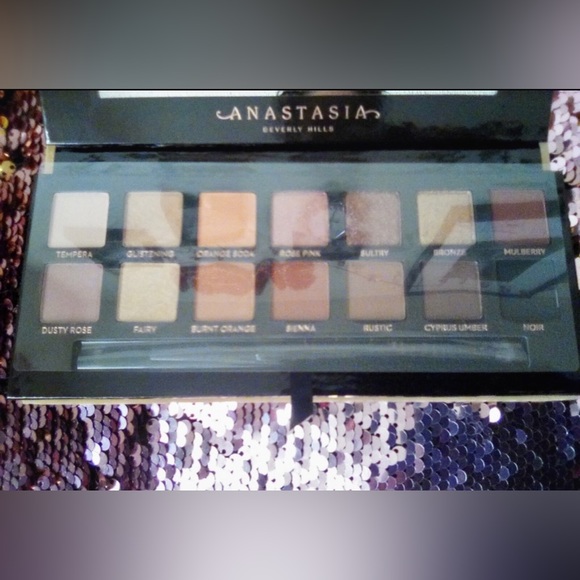 Anastasia Beverly Hills Softglam Full-Size Eyeshadow Palette - Picture 2 of 4